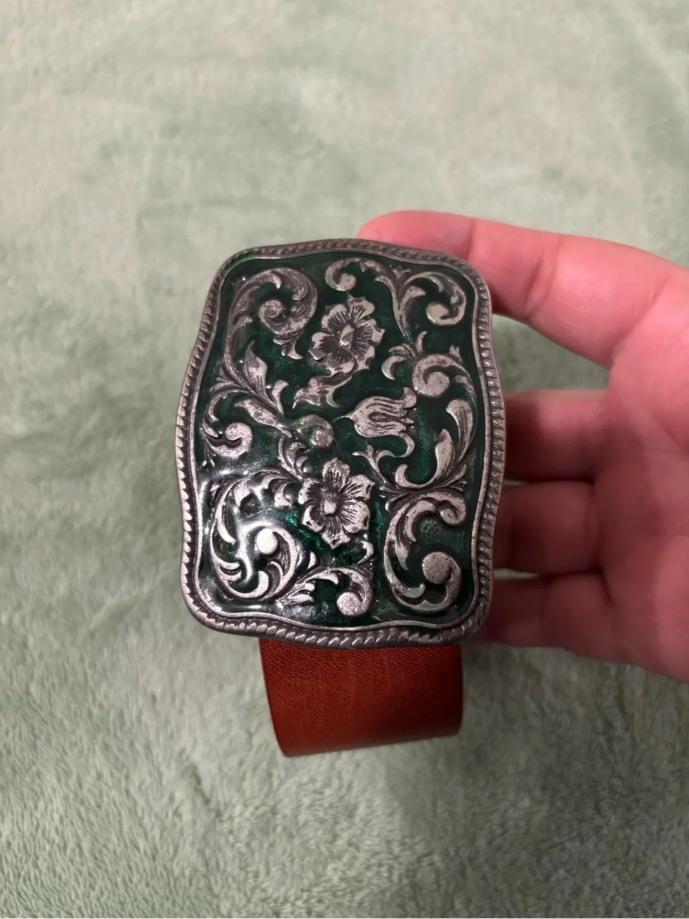 Vintage-GAP Floral Engraved Leather Cuff Bracelet - Green & Brown